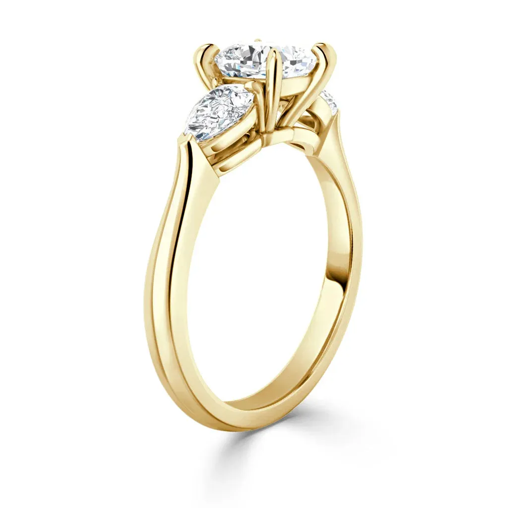 Alice - 18ct Yellow Gold - Cushion