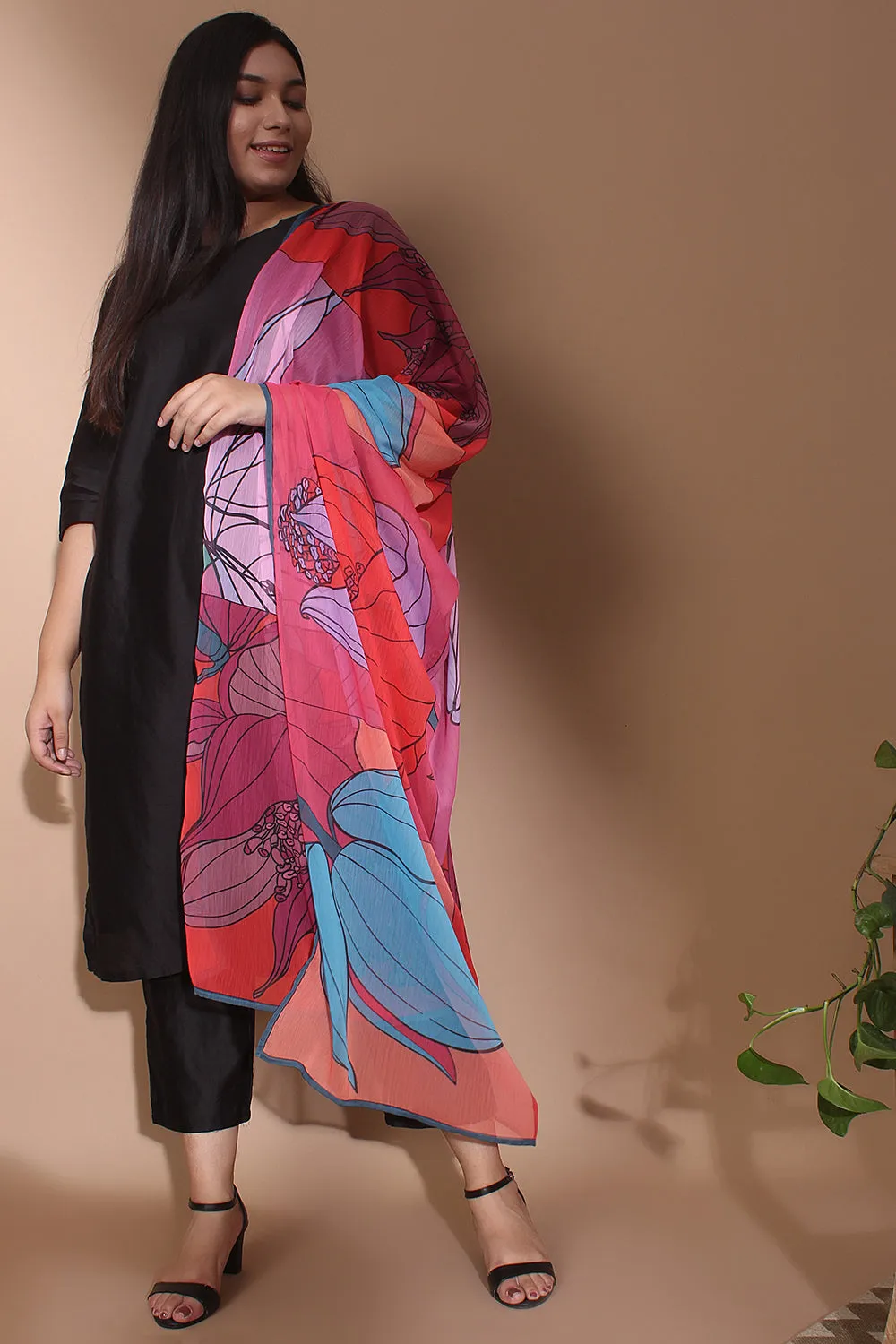 Medinilla Love Floral Stole